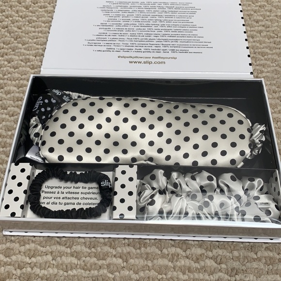 Slip Silk Polka Dot Sleep Mask Scrunchie Gift Set - Picture 8 of 9